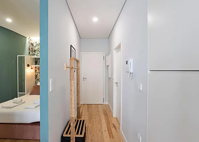 Turquoise Flat W Ac & Balcony By Lovelystay