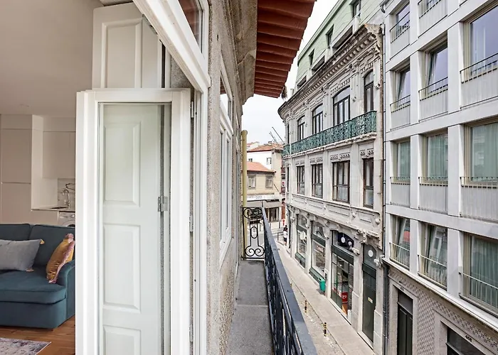 Turquoise Flat W Ac & Balcony By Lovelystay Lägenhet