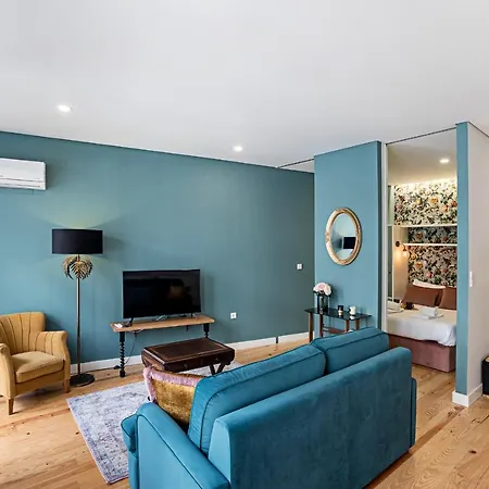 Appartement Turquoise Flat W Ac & Balcony By Lovelystay