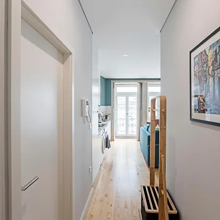 Turquoise Flat W Ac & Balcony By Lovelystay * Oporto