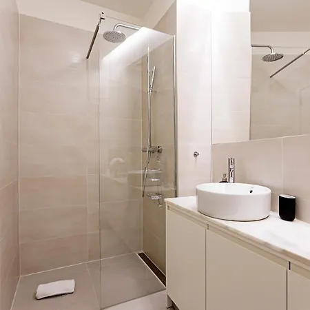 Turquoise Flat W Ac & Balcony By Lovelystay Apartment *