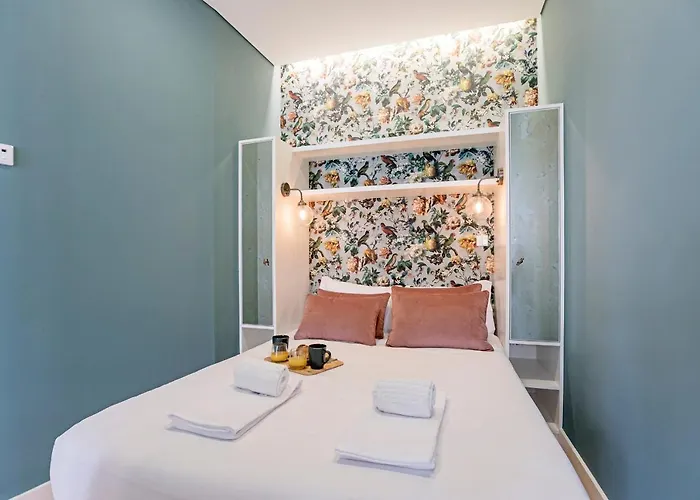 Turquoise Flat W Ac & Balcony By Lovelystay *