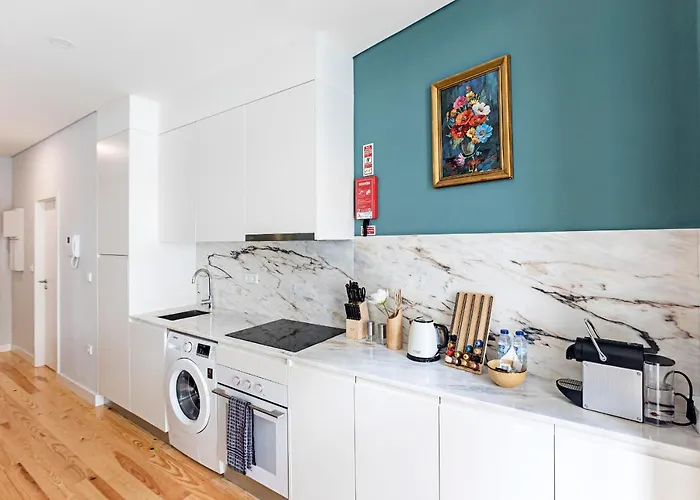 Turquoise Flat W Ac & Balcony By Lovelystay Appartement Porto