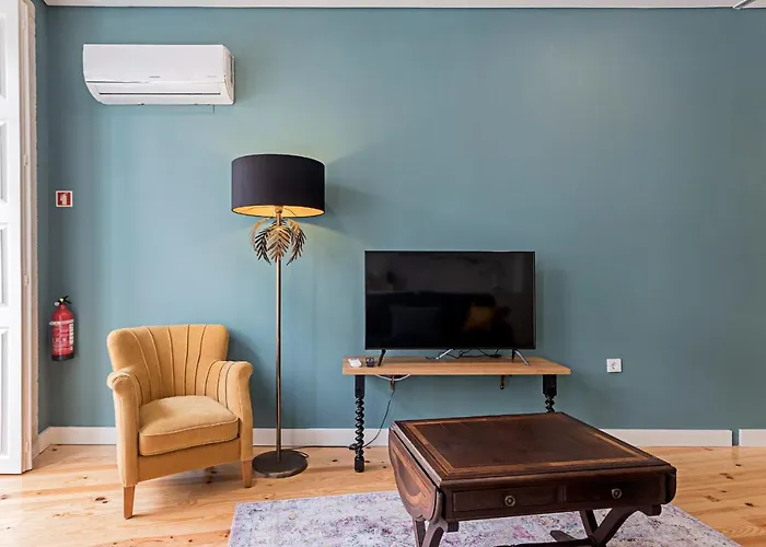 Turquoise Flat W Ac & Balcony By Lovelystay Oporto