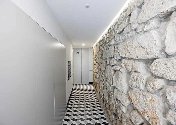 Turquoise Flat W Ac & Balcony By Lovelystay Apartment