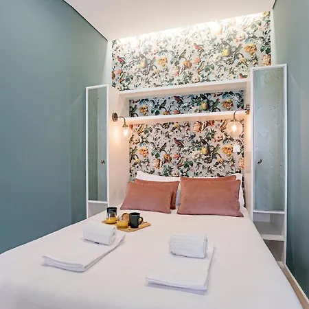 Turquoise Flat W Ac & Balcony By Lovelystay *